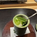 鮨 十兵衛 - ココナッツの味と上質な抹茶の苦味が合います。