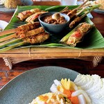 Bali Asli - サテとお魚のバナナリーフ包みの蒸し料理を習いました