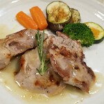 キッチン ブルー グローブ - 反対側から、ローズマリーが乗った塩レモンソース