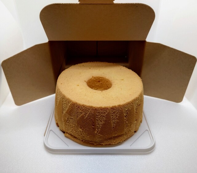 シフォンケーキ他まねきネコネコ☆ 大切な人への贈り物✨🎁✨ ジジのシフォンケーキはいかがですか