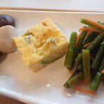 トーコーキッチン - 野菜のキッシュ　副菜二品