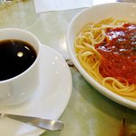 亜煉路館 - ランチのスパゲティとコーヒー