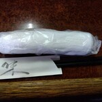 鶴亀 - 取り皿と布おしぼり(2024年6月8日撮影)