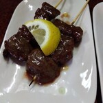 鶴亀 - ハラミ串２本 360円(税込)(2024年6月8日撮影)