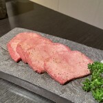 焼肉 しんうち 神楽坂 - 
