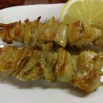 鶴亀 - 鳥皮２本 200円(税込)(2024年5月7日撮影)