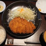 富山豚食堂 かつたま - 『極上とろロースかつ定食(180g)』(税別1,850円)