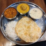 TOKYO BHAVAN - 日替わりカレー3種（1200円）