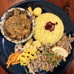 がねいしゃ - パキスタンチキンカレー＆ドライグリーンカレー