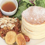 Sakura Cafe Hanon - チリビーンズソーセージパンケーキ3枚