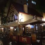 Mitre Tavern Steakhouse & Grill - 最古のPUB