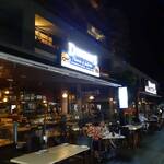 Dundee's Restaurant on the Waterfront - マリーナ沿いのレストラン