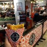 Four Frogs Crêperie - 今日は店内はおしまい〜