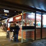 Four Frogs Crêperie - なんだか盛り上がってる