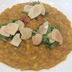 クイントカント - プリモピアッとはサフランのリゾット。