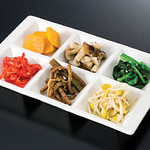 焼肉 徳寿 K-place - ナムル盛合せ