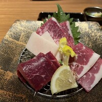 馬桜 銀座通り店 - 馬刺し〜これは美味しかった^ ^