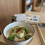 Cozy Cafe & Bar beyond - 