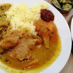 ニルワナム - ひよこ豆、チキン、ベジタブル、ターメリックライス