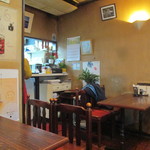 キッチンを支える御夫婦が