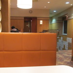 Makudonarudo - ｷｯｽﾞﾙｰﾑで狭い２階