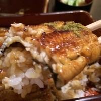 つきじ宮川本廛 - 濃いめのタレに御飯が合う