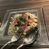 R restaurant & bar - 