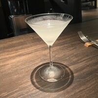 R restaurant & bar - 