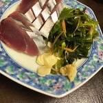 二升五合 - かつお刺　¥800