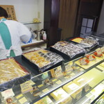 東もん磯村 - 美味しそうなおはぎがいっぱい