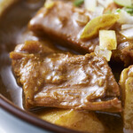 牛肉煮込み料理カレー味
