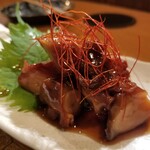はち八 - 自家製煮たこ。
