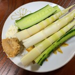 ジンギスカン - お通しの根曲りときゅうりの味噌マヨ