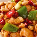 辛味ピーナッツ鶏肉炒め