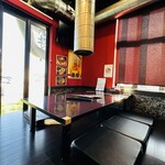 炭火焼肉うしまつ - 店内