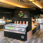 メゾン コートダジュール - モダンで洒落た店内｡