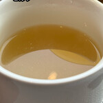 雨と雪 やさたまカレー - スープはセルフでいただけます。