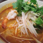 ピーマイ - トムヤムクンらーめん 1000円 ミニガパオライス 230円