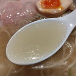 麺家 たけ田 - スープの感じ