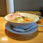 麺家 たけ田 - ゆず香る真鯛の潮ラーメンと素潜り漁師のサザエ炊き込みご飯