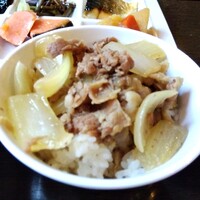 リュクス ダイニング ハプナ - 牛丼