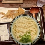 香川 一福 神田店 - ゲソ天を切るハサミ付き