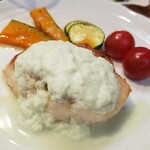 キッチン ブルー グローブ - 反対側から、白だし仕立て蕗(ふき)のマスカルポーネのソースはたっぷり！