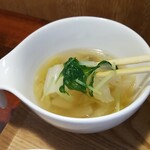 キッチン ブルー グローブ - 具沢山なスープ