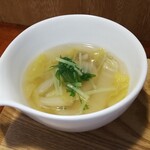 キッチン ブルー グローブ - 白菜と茸のスープ