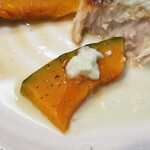 キッチン ブルー グローブ - 南瓜へ蕗(ふき)のマスカルポーネのソースを乗せて