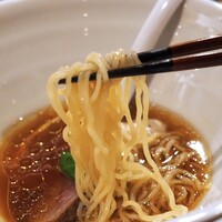 炭火割烹 樹樹 - 〆の一口醤油ラーメン