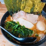 家系ラーメン 傳助 - 