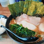 家系ラーメン 傳助 - 