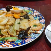 中国料亭 翠鳳 上野本店 - 五目ヤキソバがボリューミー‼️